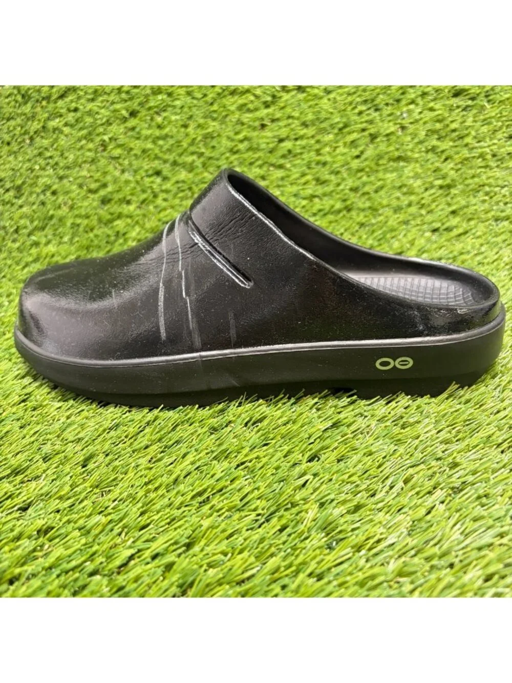 OOFOS OOcloog Luxe Mens Size 8 Black Beach Outdoor Slip On Recovery Sandals